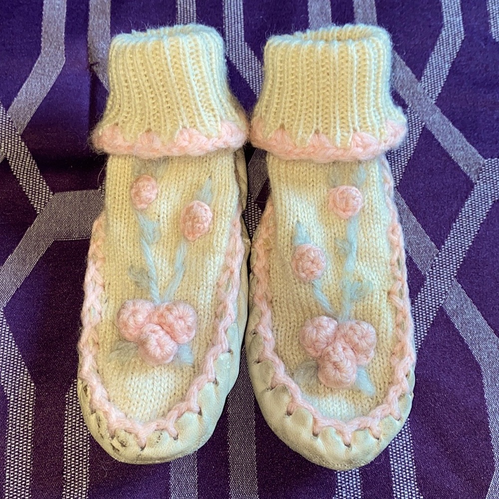 VTG baby booties size 4.5? Handmade! 30’s